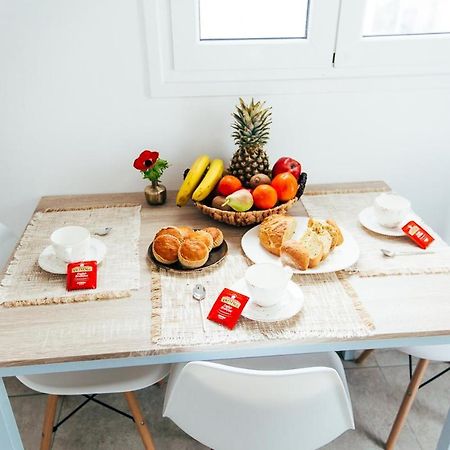 Floresita Apartment Фира Екстериор снимка